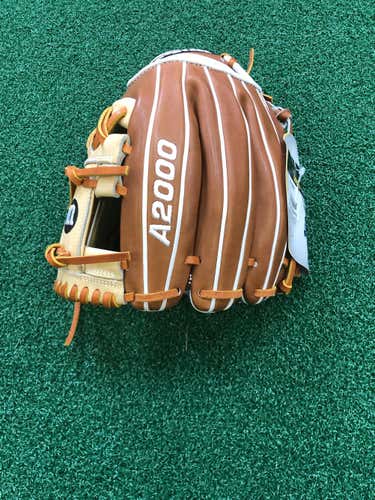 New Wilson A2000 1786 Baseball Glove