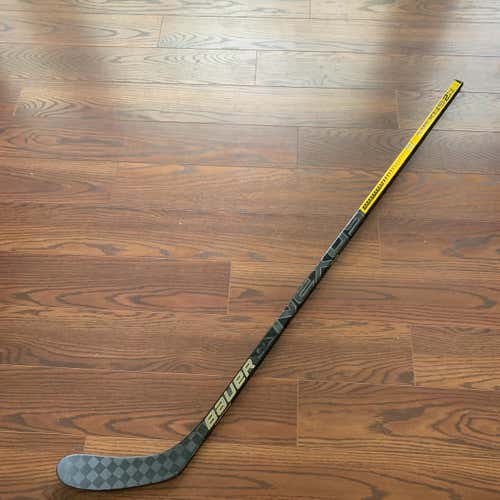 Nexus 2N Hockey Stick Righty Toe Senior Pro Stock  62”