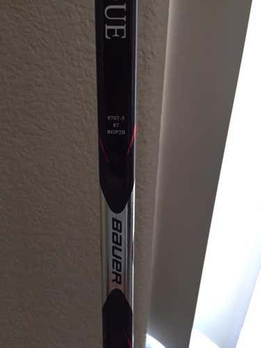 New Bauer Vapor ADV Hockey Stick Righty Mid Senior Pro Stock 87 Flex P92
