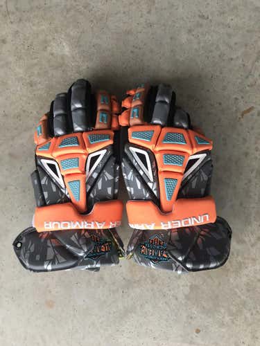 2014 Under All-American Game  Gloves