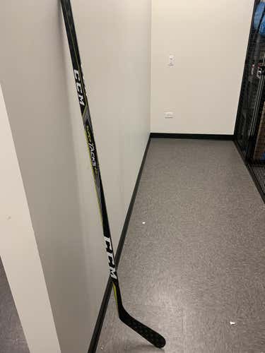 New CCM Super Tacks 2.0 Hockey Stick Lefty Mid Pro Stock