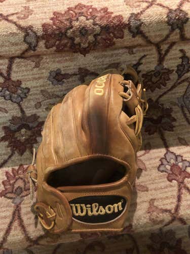 A2000 Baseball Glove