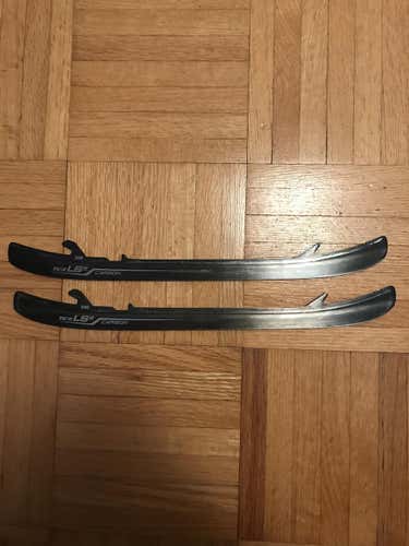 Bauer LS5 Black Carbon Steel 288