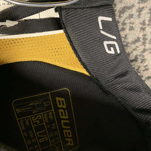 New Supreme 170 Shoulder Pads Senior