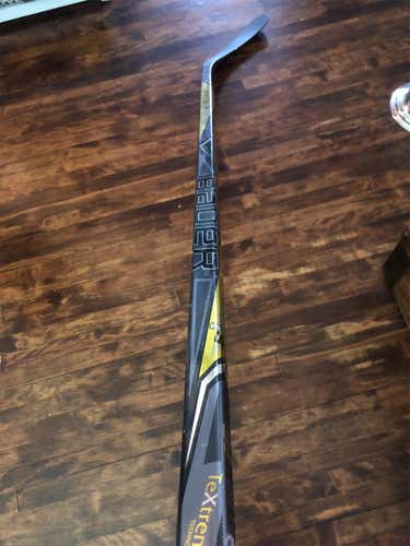 Supreme 1S Hockey Stick Righty Mid