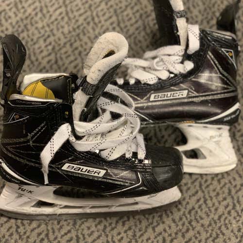 Supreme 1S Hockey Skates Junior Size 5.5