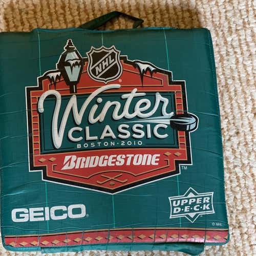 2010 Bruins Winter Classic Seat Cushion