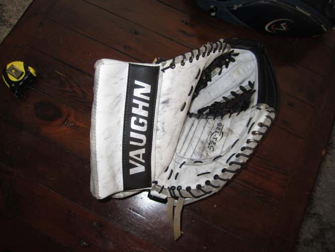 Vaughn 5500 Goalie Glove