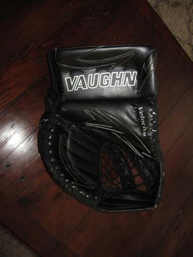 Black Vaughn Velocity V4 7600 Goalie Glove