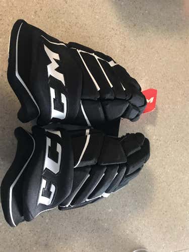 New CCM Gloves Senior Pro Stock