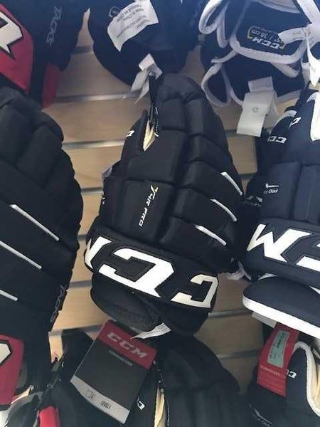New CCM Classic Pro 4-Roll Gloves Junior Black 10"
