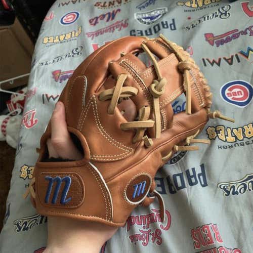 Need This Glove Gone !!! Please Message Me And We Can For sure Make A Deal!!!!
