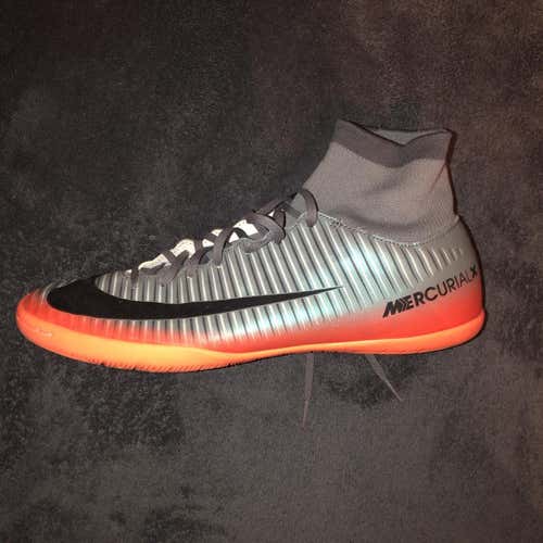 Nike Mercurial Victory VI CR7 indoor soccer cleats — Men's size 10