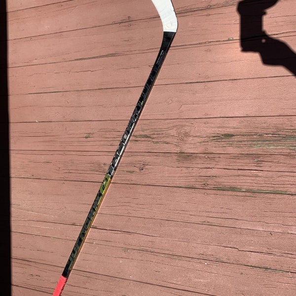 Supreme 2s Hockey Stick Lefty Toe Senior Pro Stock