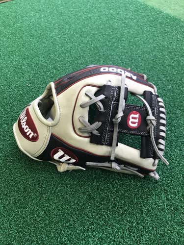 New Wilson A2000 1786 Baseball Glove