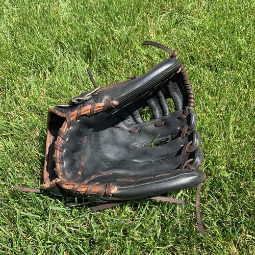 Wilson A2000 11 3/4 Baseball Glove