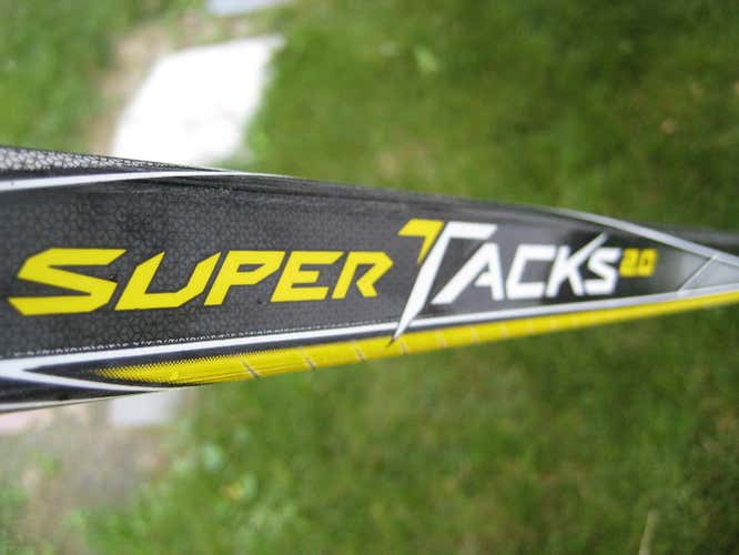 New CCM Super Tacks 2.0 Pro Stock P-40 Mid Curve 75 Flex Lefty