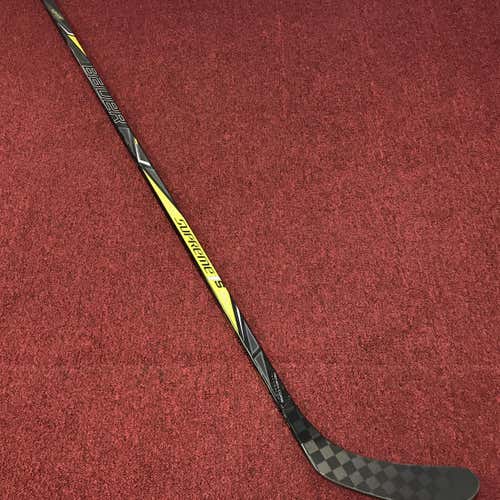 New Bauer 1n LH Stick P28 87 Flex Painted As 1s NCAA Stock Item#NIAS87