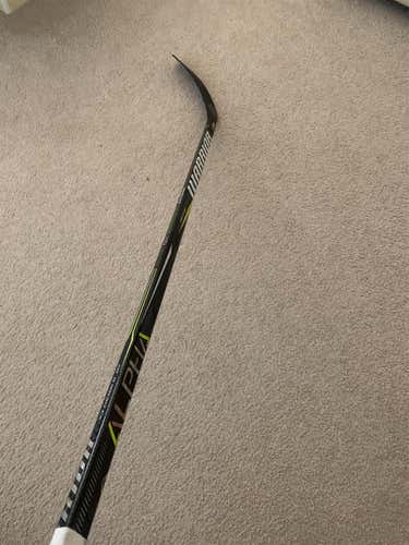 Alpha QX Hockey Stick Righty Heel Intermediate