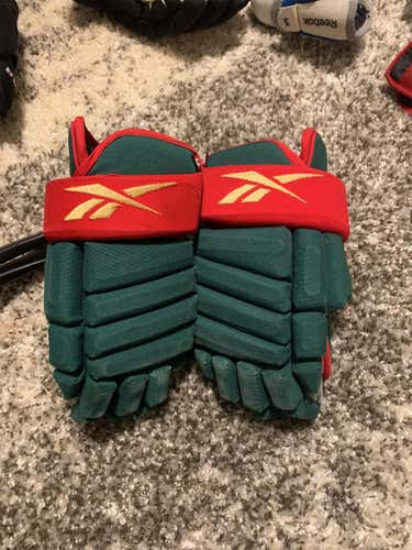 SUPER RARE Eagle PPF Green/Red Iowa Wild AHL Gloves Dressed as Reebok Gloves Senior Pro Stock