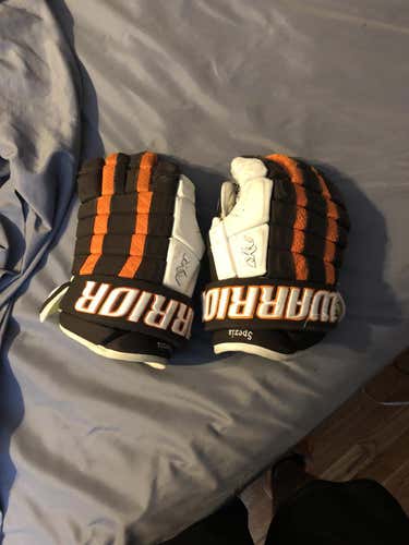 Warrior AX1 pro Gloves Senior Pro Stock