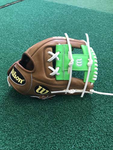 New Wilson A2000 DP15 Baseball Glove