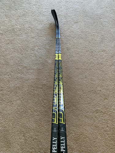2 Pro stock Bauer 2S pro stick Oshie pro curve 87 flex G3