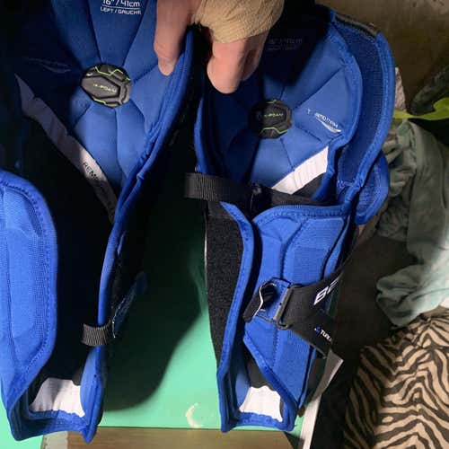 Nexus 2N Shin Pads Senior