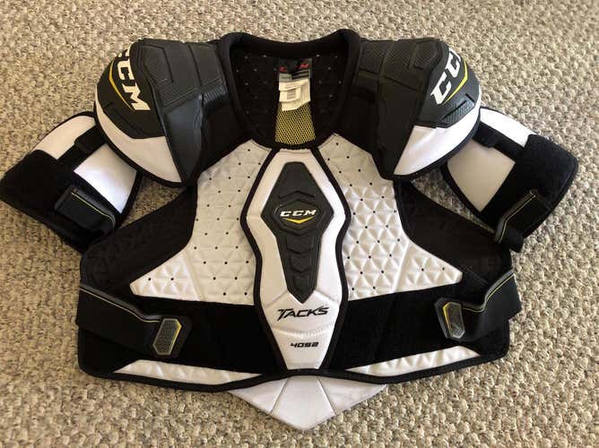 CCM Shoulder Pads Senior