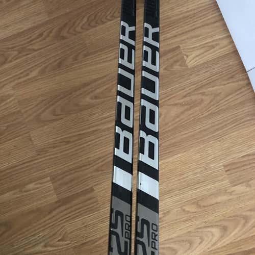2 Pack Bauer 2S Pro Hockey Stick LH P92 87 Flex Grip