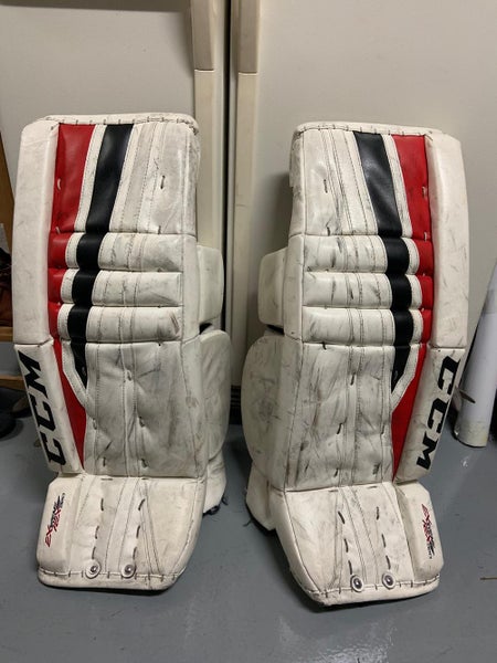CCM Extreme Flex 860 Goalie Leg Pads Intermediate
