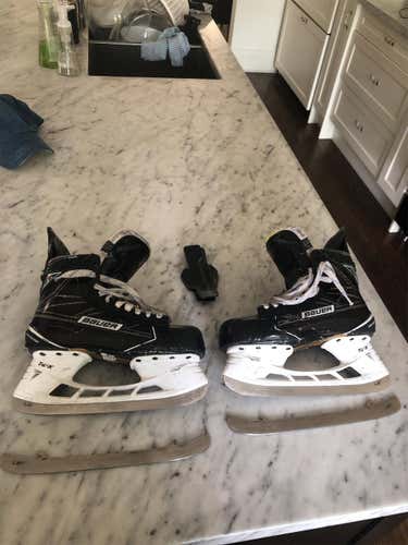 Supreme 1S Hockey Skates Senior Size 6.5