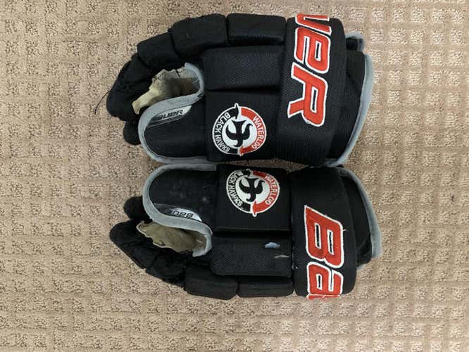 Waterloo Blackhawk USHL Bauer Classic 4-Roll Gloves Senior Pro Stock