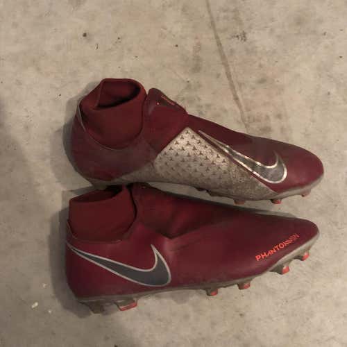 Nike Phantom Vision Soccer Cleats