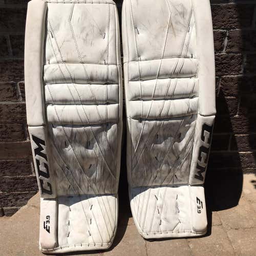 Extreme Flex E3.9 Goalie Leg Pads Senior