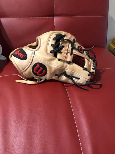 A2000 1786 Baseball Glove