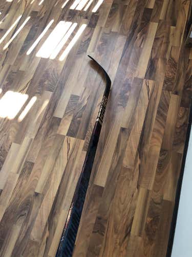 New Supreme 2S Pro Hockey Stick Righty Toe Senior Pro Stock