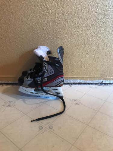 Vapor X3.0 Hockey Skates Youth Size 2.5