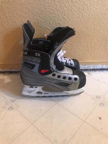 Bauer Hockey Skates Youth Size 2