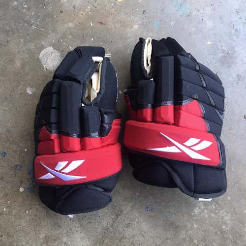 New 4-Roll pro Gloves Senior Pro Stock