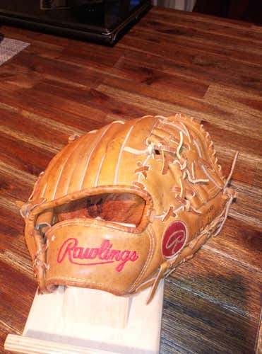 New Rawlings Heart of the Hide Baseball Glove