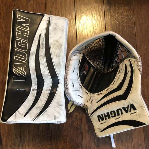 Velocity V7 Pro XR Full Right Senior Goalie Gloves