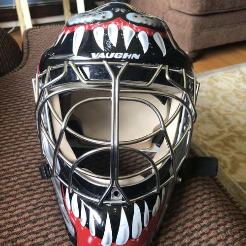 Vaughn 7500 Goalie Mask