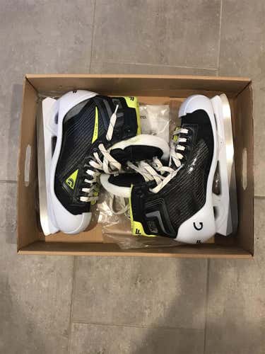 G9035 Hockey Goalie Skates Senior Size 8.5
