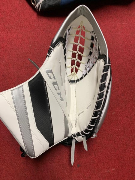 New CCM Extreme Flex III Pro Goalie Glove Regular Senior