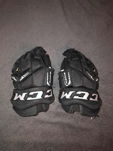 CCM Tacks 6052 hockey gloves — Senior 13”