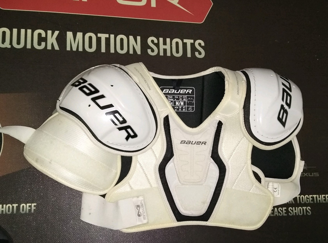 Bauer Nexus Shoulder Pads Senior - size Medium - good cond