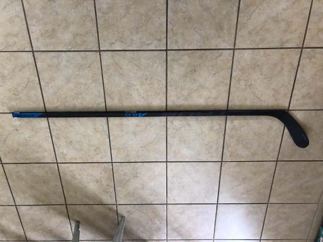 True A6.0 Hockey Stick Righty Toe Senior