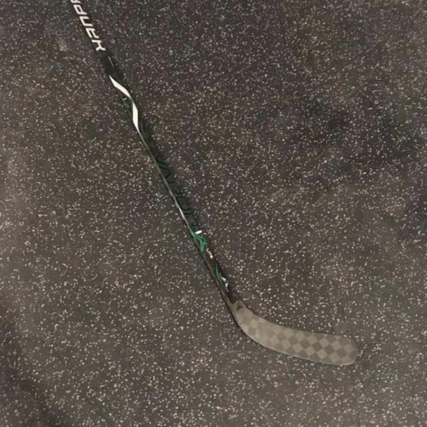 Vapor 1X Lite Hockey Stick Lefty p88 (Kane) curve Mid Intermediate Pro Stock