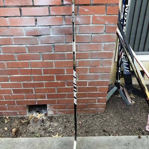 Supreme one.4 Hockey Stick Righty Mid Junior